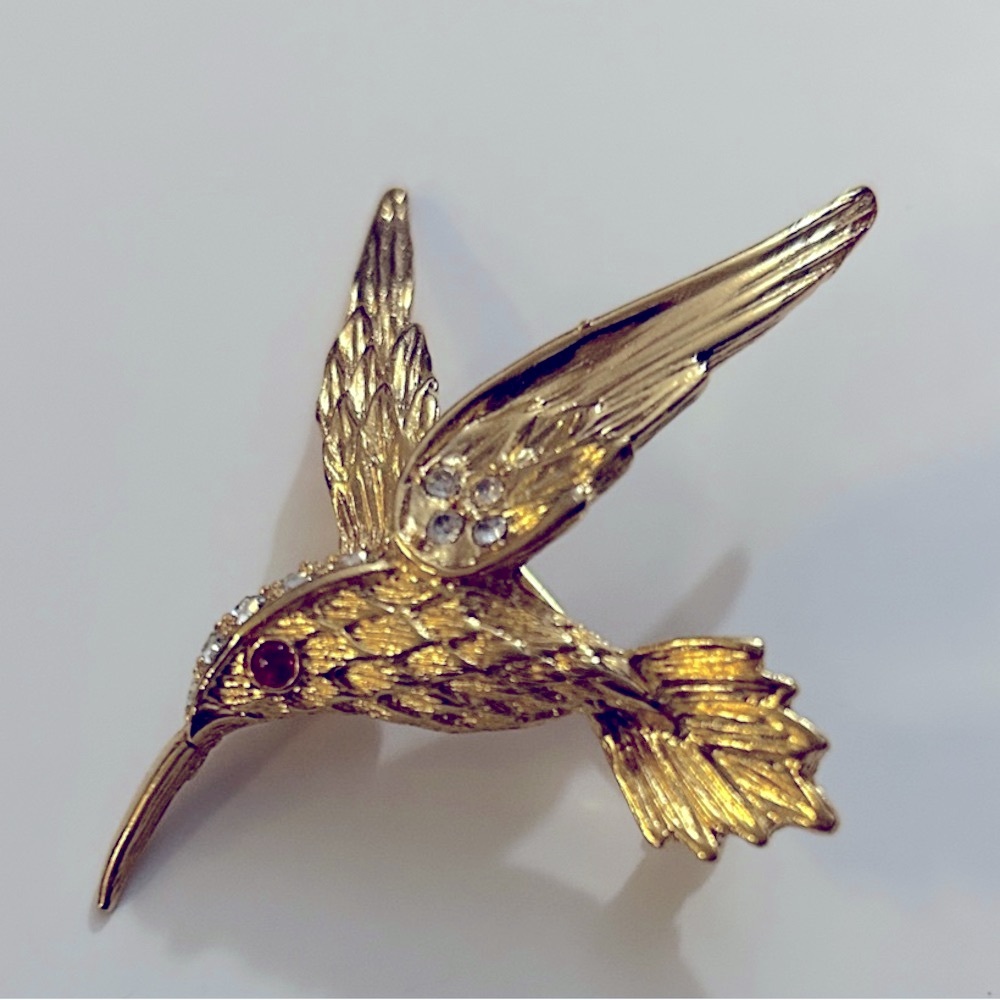 Elegant Gold Hummingbird Brooch New